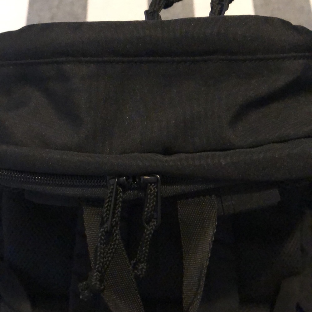 Uniqlo Black Travel Backpack Bookbag - Picture 10 of 16